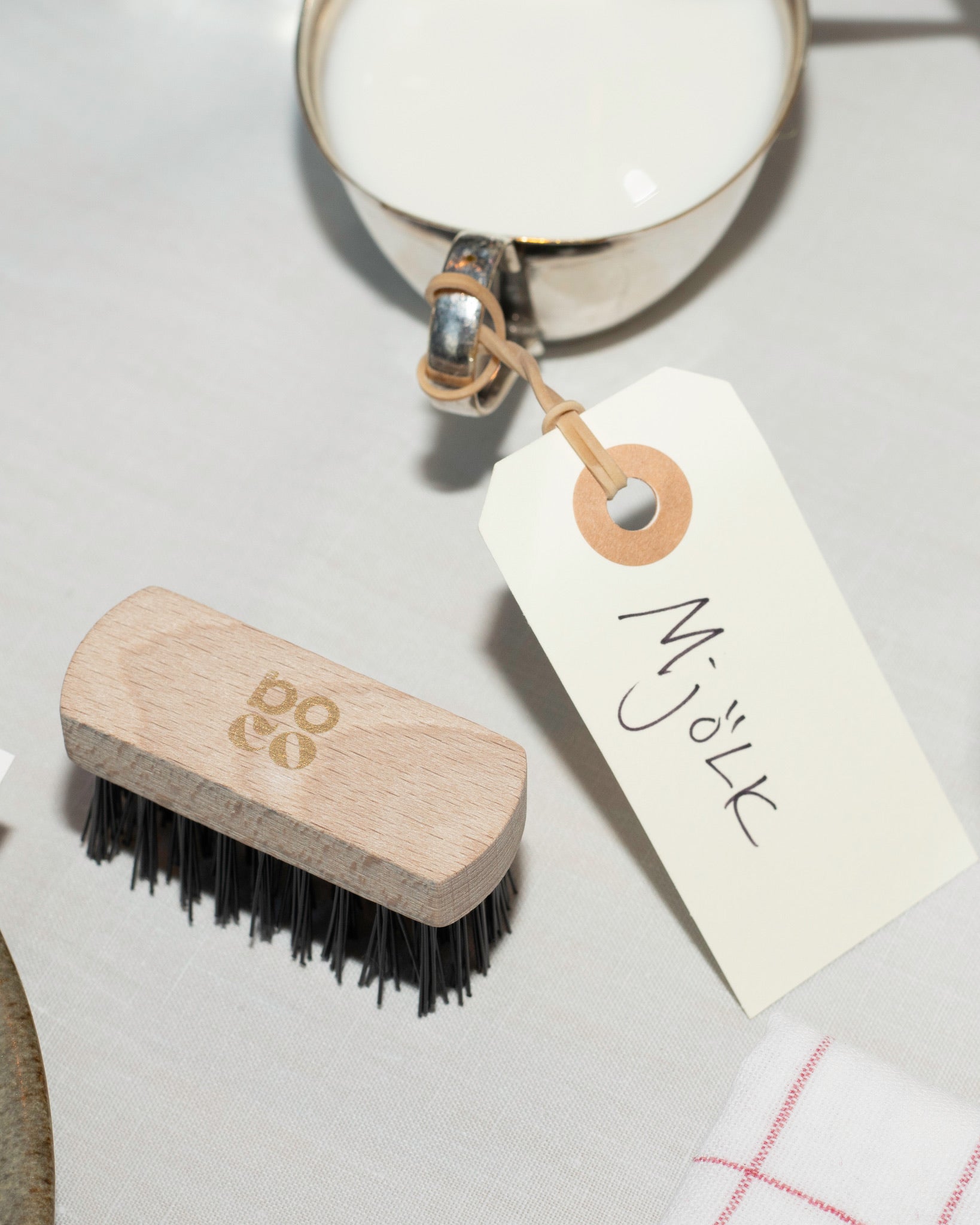 How to Clean Your Hairbrush the Right Way